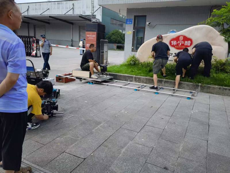 额济纳旗广告片拍摄公司核心优势：全流程服务，让品牌广告片省心更出彩